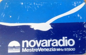 FM novaradio zoom adesivo blu