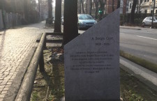 Il cippo dedicato a Sergio Gori in viale Garibaldi 